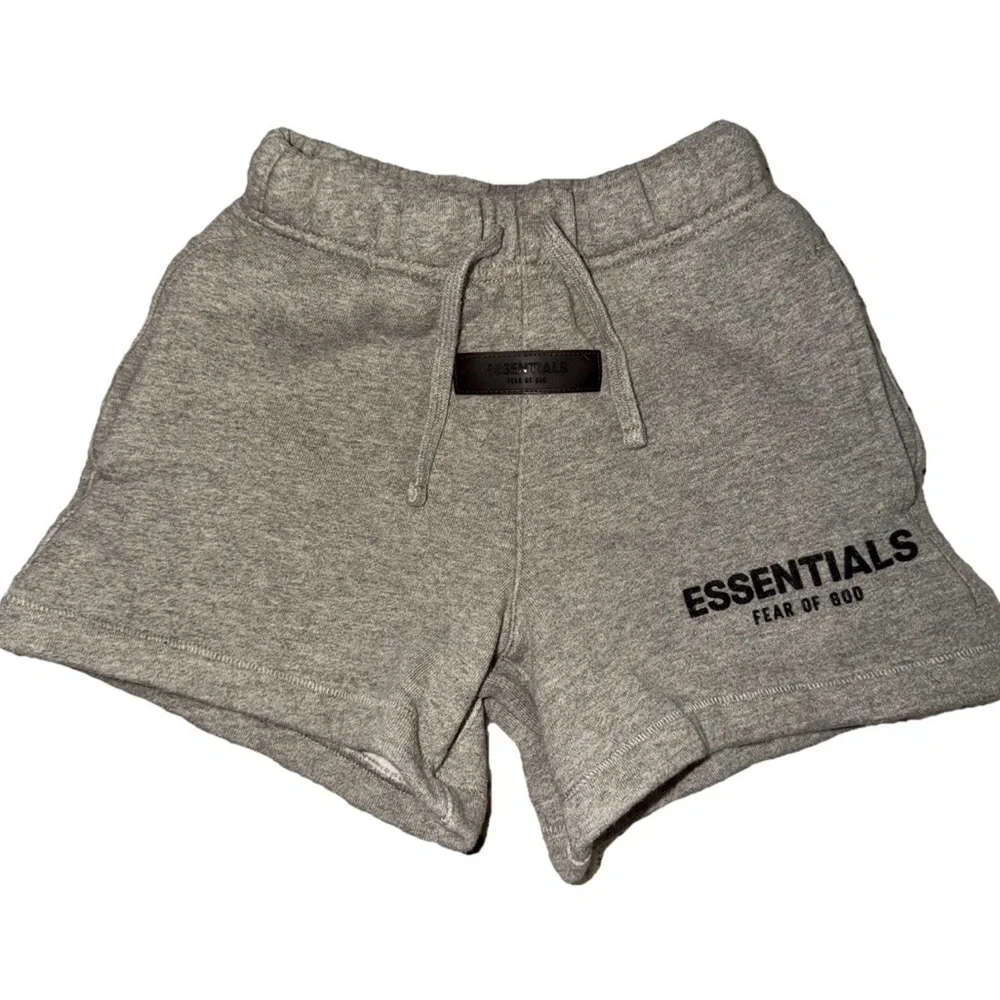 Fear of God Essentials Kids Size 4/5 Sweatshorts Heather Grey Oatmeal - Picture 1 of 8
